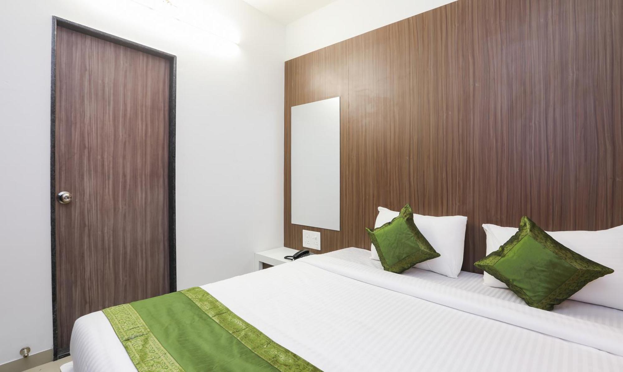 Treebo Sapphire Studio Насик Экстерьер фото