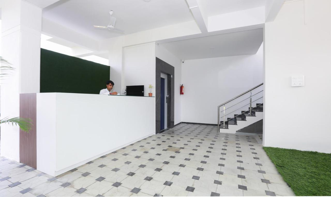 Treebo Sapphire Studio Насик Экстерьер фото